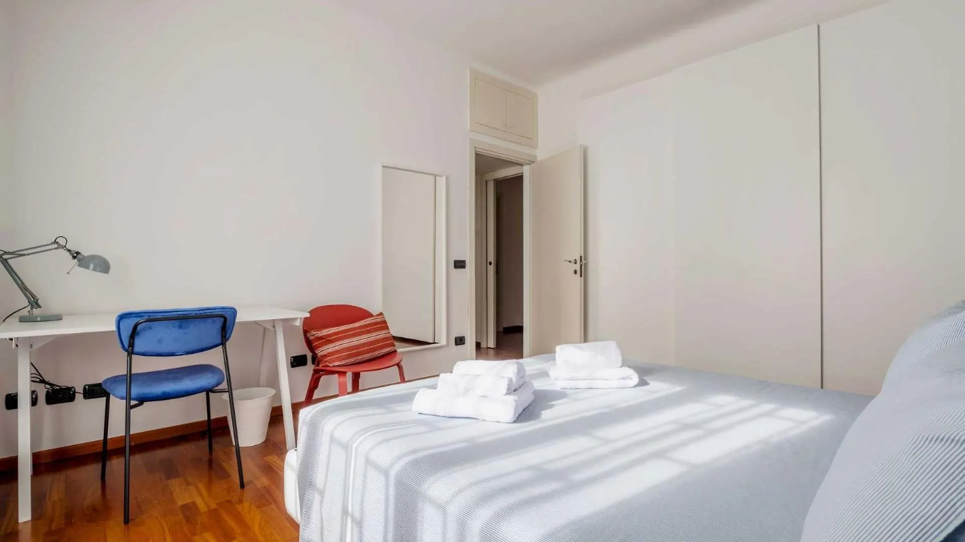 Appartamento Luvi - Castiglioni Milano 0*,  Italia